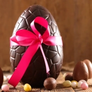 Uova di Pasqua: ecco perché preferirle al cioccolato fondente